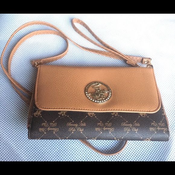 BRAND NEW PURSE FROM U.S.POLO ASSN OS - Picture 4 of 4